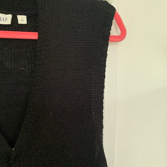 Woman’s Rib-Knit Sleeveless Duster Vest - Picture 8 of 9